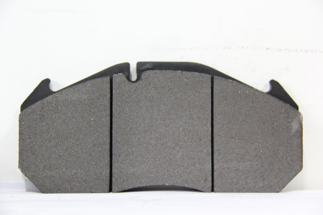 Anti-Delamination-Scheibenbremsbelag 29053/29084 249,7 x 118 x 29,5 mm für Hochleistungs-LKW-Scheibenbremse